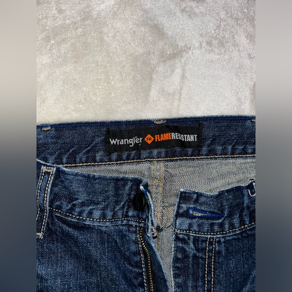WRANGLER® RIGGS
WORKWEAR® FR
FLAME RESISTANT
RELAXED FIT JEAN IN FLAME RESISTANT - Picture 5 of 5